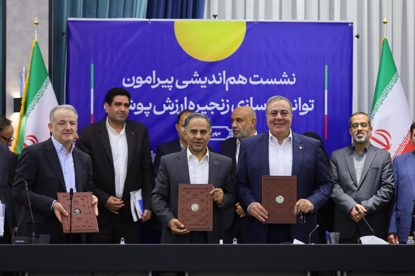 تامین مالی آسان برای صنعت پوشاک بر بستر بازارگاه اعتباری باروک تامین مالی آسان برای صنعت پوشاک بر بستر بازارگاه اعتباری باروک