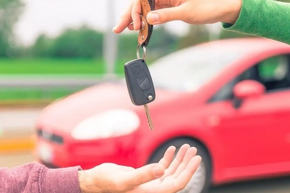 آیا تعویض پلاک قبل از انتقال سند الزامی است؟