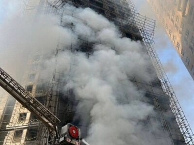 آتش سوزی در برج ۲۰ طبقه تهران / نیرو‌های امدادی ۳۰ نفر را از دل دود بیرون کشیدند