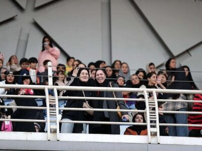 حضور زنان در ورزشگاه مشهد برای اولین بار در تاریخ+ تصویر