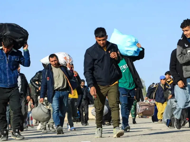 روادید کارگری آغاز شد؛ شرایط استخدام اتباع خارجی چیست؟