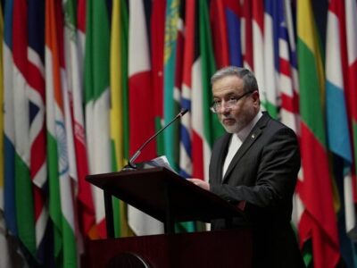 عراقچی: گفت‌وگو امری بدیهی و مهم برای جلوگیری از اشتباه‌ محاسباتی است