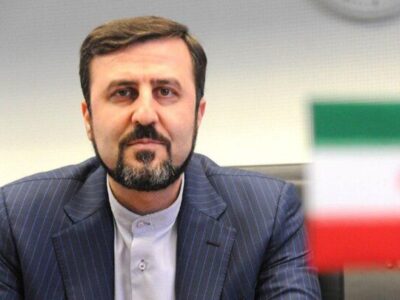 غریب‌آبادی: عدم صدور ویزا برای اعضای فدراسیون فوتبال غیر قانونی است