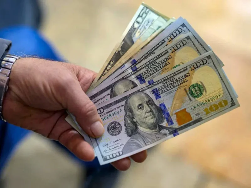 قیمت دلار امروز بازار را غافلگیر کرد (۲ آذر ۱۴۰۴)