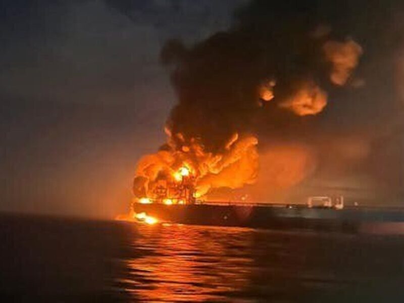 «ناوگان سایه» روسیه زیر ضربه اوکراین/ حمله به ۲ نفتکش در دریای سیاه