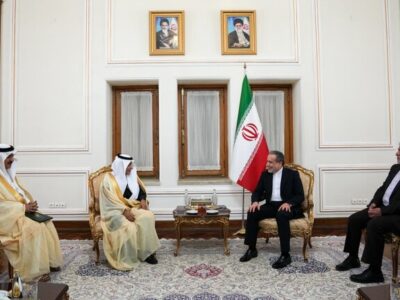 گفتگوی معاون سیاسی وزیرخارجه عربستان و عراقچی برای گسترش روابط دوجانبه