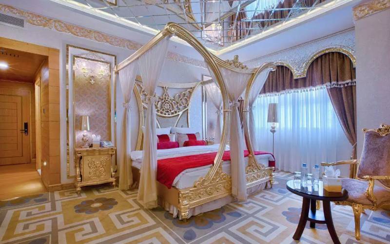 هزینه اقامت از هزینه سفر خانوادگی به مشهد