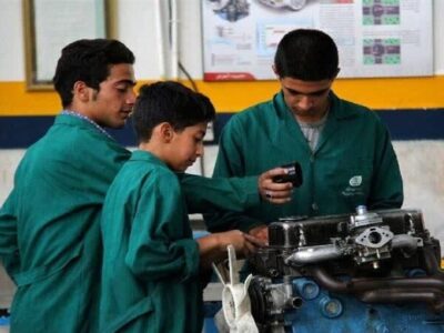 آیا مهارت تنها نسخهٔ ضدبیکاری است؛ دوگانهٔ دستمزد و اشتغال در ادبیات وزارت کار