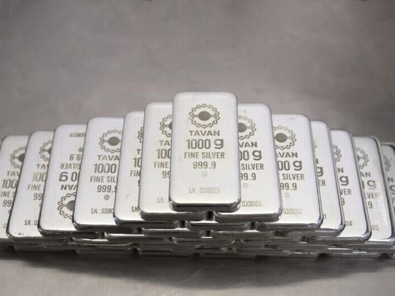 از «چرا نقره؟» تا ۱۰ هزار میلیار تومان معامله/ روایت حضور یک ساله نقره در بورس