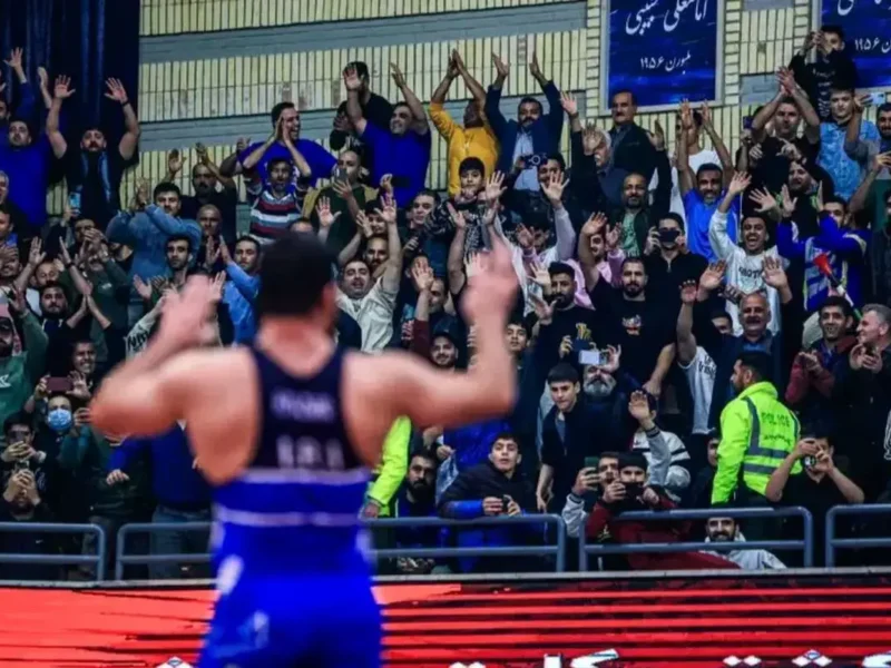 اعتراض کمیل قاسمی به تصمیمات داوری /فینال لیگ کشتی جنجالی شد