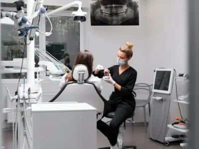 بررسی خدمات کلینیک‌ های دندانپزشکی مدرن