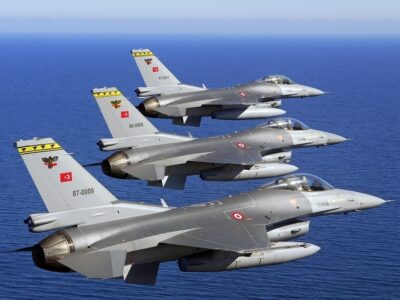 ترکیه در حالت آماده‌باش/ جنگنده‌های اف-۱۶ به پرواز درآمدند