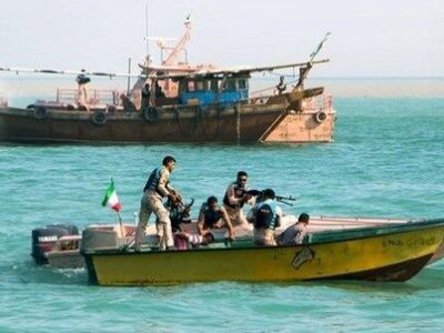 توقیف ۵ لنج صیادی غیر مجاز و کشف بیش از ۵ تن آبزیان صید شده در کیش