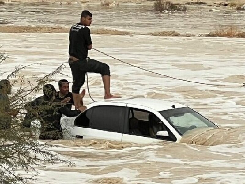 دختر ۹ ساله قربانی سیلاب شد/ خواهر ۵ ساله با کمک مردم نجات یافت