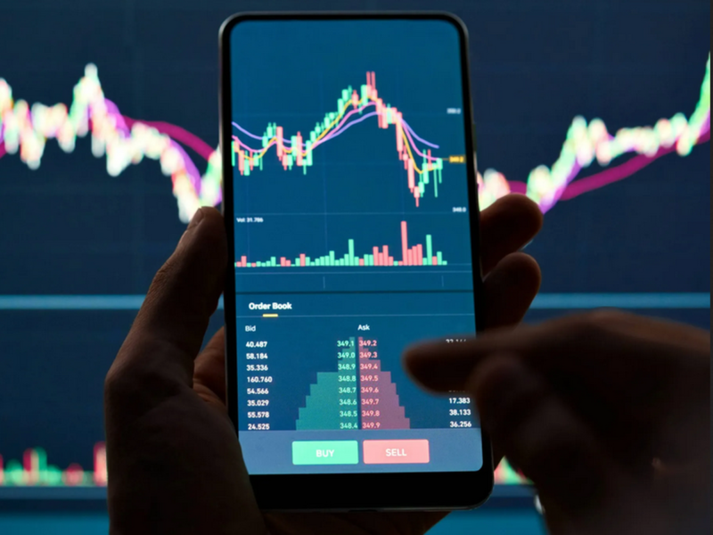 درآمد ترید در ایران چقدر است؟ بررسی واقعی سود معاملهگری در بازارهای مالی