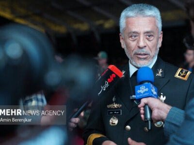 دریادار سیاری: طراحی و تولید ناوشکن نمادی از خودکفایی و پیشرفت است