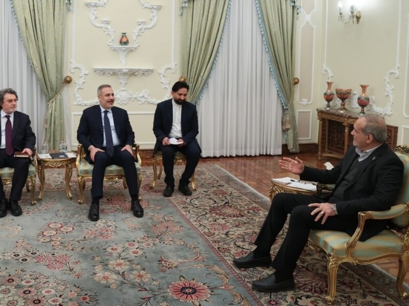 دیدار پزشکیان با وزیر امور خارجه ترکیه/ موضوع دیدار چه بود؟