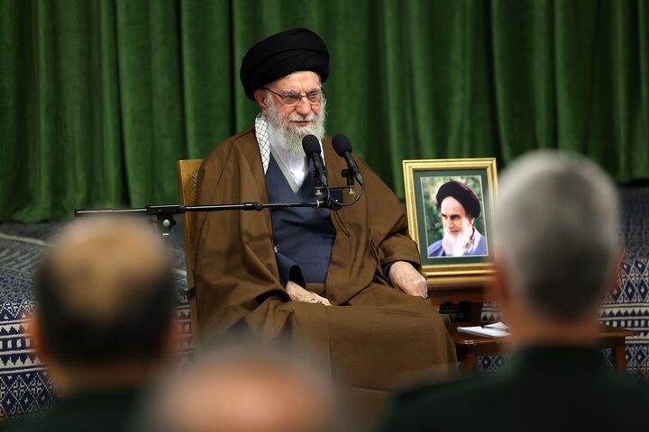 رهبر انقلاب: بهرغم مشکلات، نقاط مثبت در کشور زیاد است