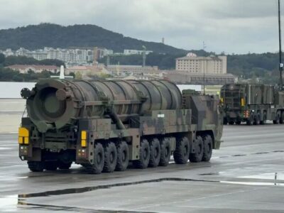 رونمایی از موشک هیونمو-۵ با کلاهک ۸ تنی / هیولا آماده پرتاب شد