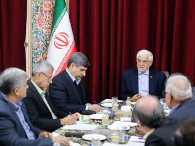 عارف: جایگاه اولی علمی در منطقه دستیافتنی است