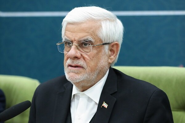 عارف: راهبرد اصلی بنیاد شهید پرهیز از تصدی‌گری باشد