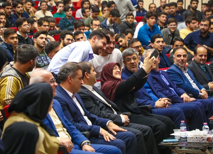 قانون تثبیت قیمتها ریشه ناترازی ۳۰ هزار مگاواتی برق در کشور است مهاجرانی: قانون تثبیت قیمتها ریشه ناترازی ۳۰ مگاواتی برق در کشور است