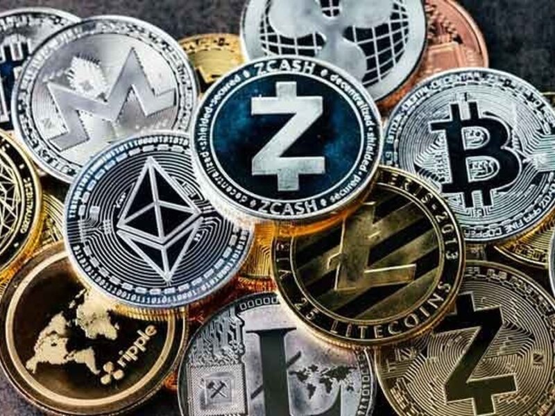 قیمت ارز‌های دیجیتال امروز یکشنبه ۲۳ آذر ۱۴۰۴ / بیت‌کوین و اتریوم در مسیر نزولی محدود