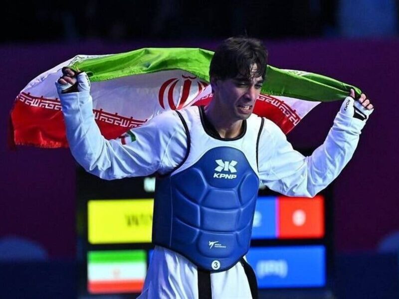 مدال طلای مسابقات تکواندو زیر ۲۱ جهان بر گردن ابوالفضل زندی