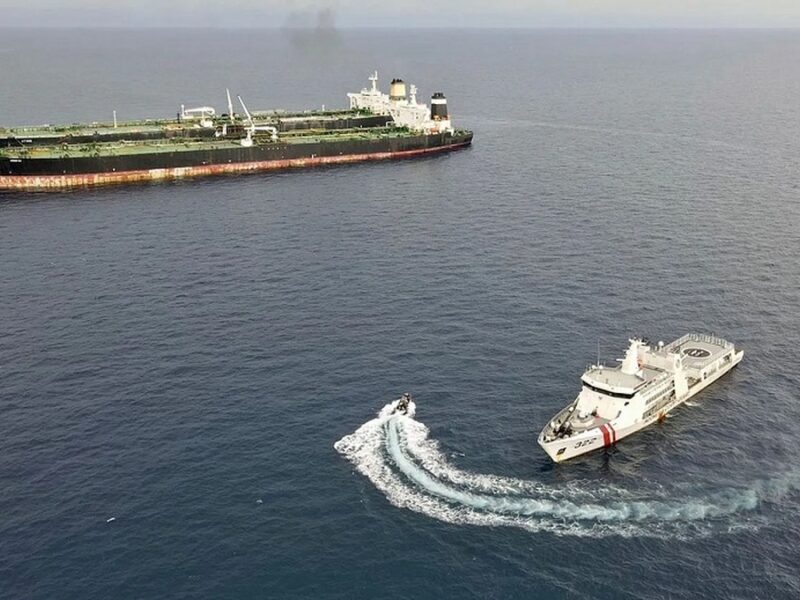 ناوگان سایه فروش نفت؛ ایران، چین و روسیه چطور با تحریم‌های آمریکا مقابله می‌کنند؟