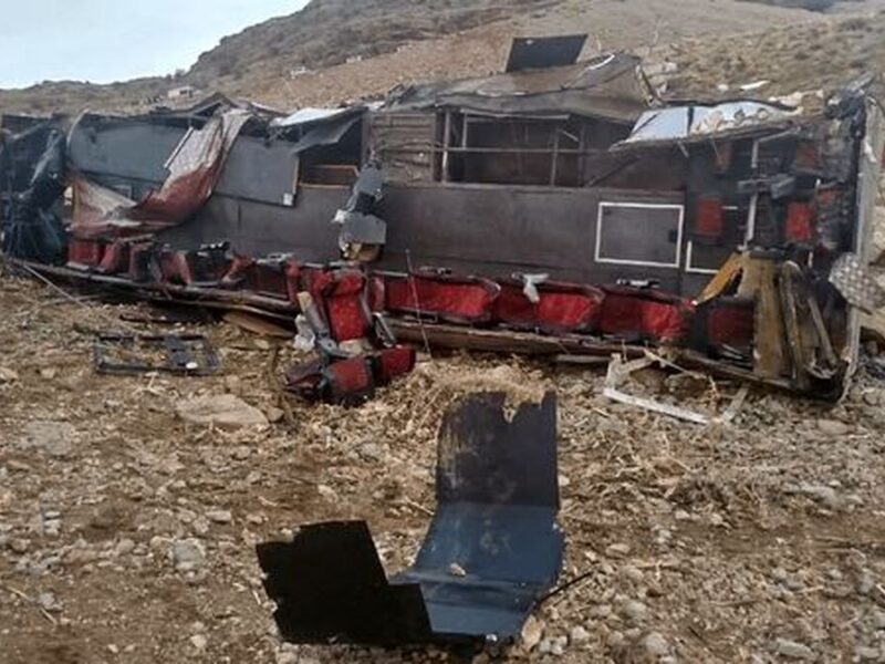 واژگونی اتوبوس در محور سمیرم/چند نفر کشته و زخمی شدند؟