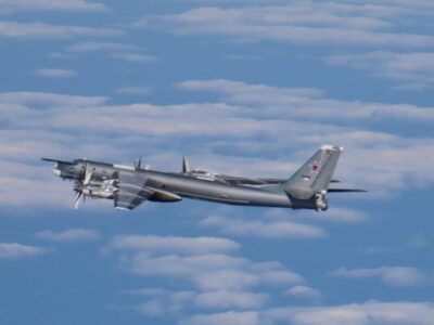 پرواز هشت ساعته بمب‌افکن‌های هسته‌ای روسیه و چین در نزدیکی ژاپن