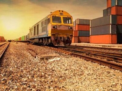 پروژه ریل‌گذاری اتصال شهرک صنعتی اشراق زنجان به شبکه ریلی کشور افتتاح شد