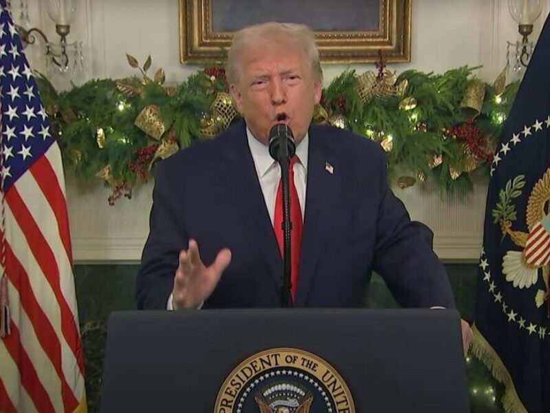 چراغ سبز ترامپ برای دور سوم انتخابات آمریکا / ترامپ قانون اساسی را میشکند؟