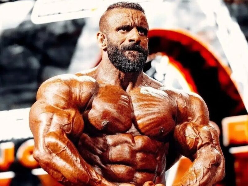 گردنبند و دستبند طلای سنگین وزن هادی چوپان سوژه شد+ عکس