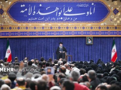 بازاری‌ها وفادارترین قشر به نظام هستند/ در مقابل دشمن کوتاه نمی‌آییم