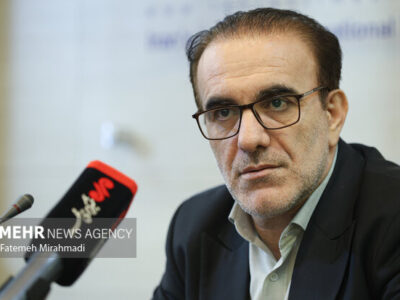 رئیس‌زاده: ۳۰ هزار پزشک دست از طبابت کشیده‌اند