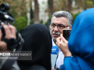 ظفرقندی: در جنگ اقتصادی تمامقد هستیم