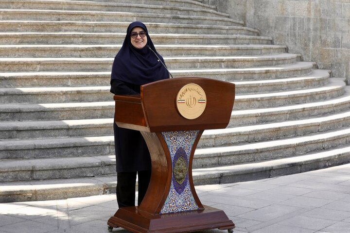 مهاجرانی: پزشکیان به دستگاه‌ها دستور داده مطالبات مردم را پیگیری کنند
