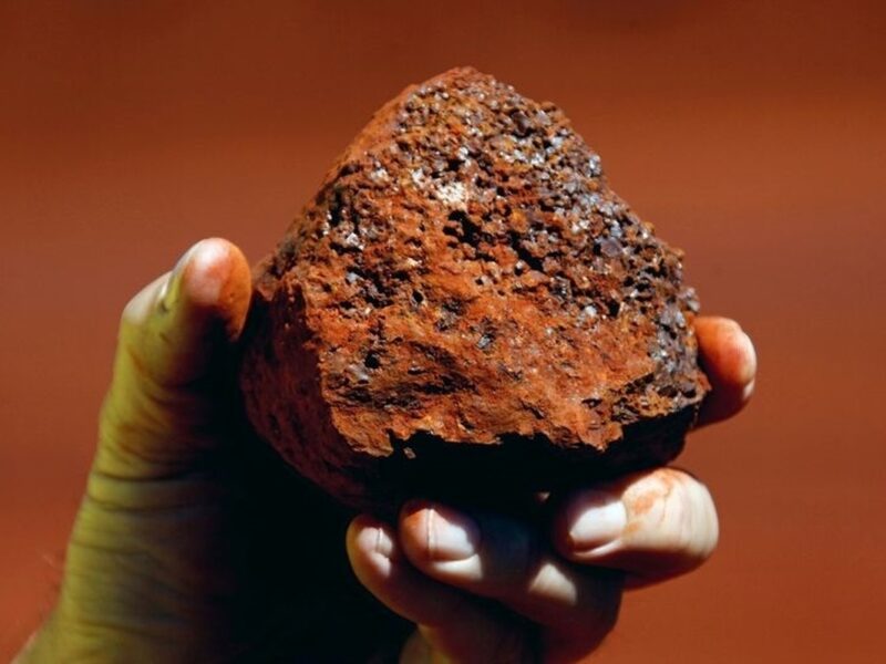 آهن مقاومت ۱۰۰ دلاری را از دست می‌دهد؟/ نقش آفرینی چین در نوسانات قیمت سنگ آهن