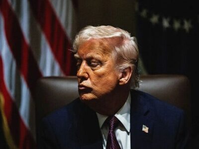 باخت قمارباز کاخ سفید؛ بنای سست روایت‌های دروغین روی امواج دریا