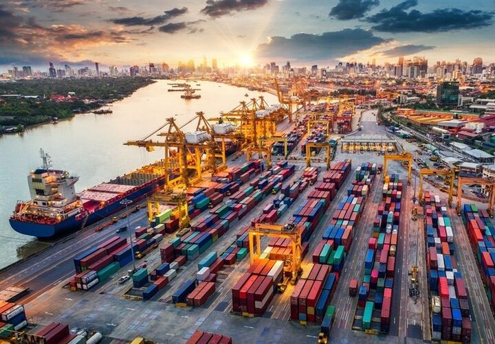 تردد بیش از ۳۱۶ هزار دستگاه کامیون حامل کالاهای صادراتی در گمرکات مرزی استان کرمانشاه