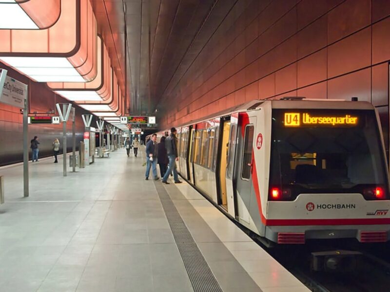 قتل دختر ایرانی در متروی هامبورگ + عکس