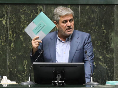 مردم نگران قیمت نان نباشند؛ مجلس آرد و گندم را گران نکرده است