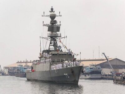 ناوشکن «دنا»در بندر ویشاخاپاتنام هند  پهلو گرفت