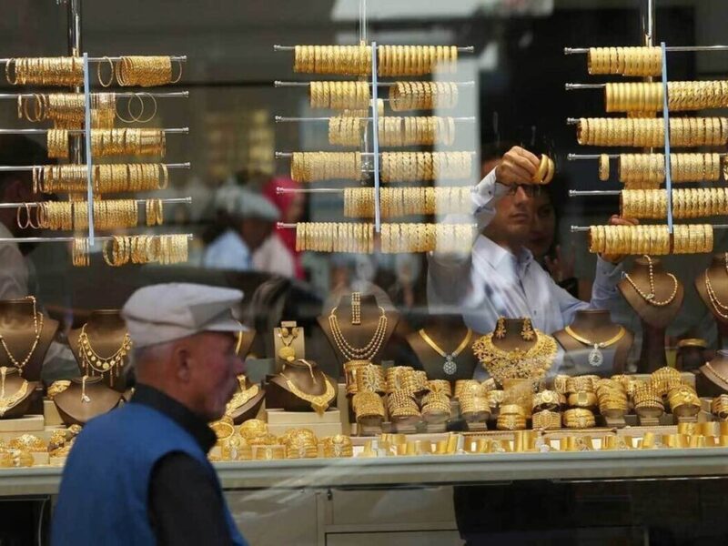 نقره آرام گرفت؛ بورس قرمز شد؛ سکه ریخت/ وضعیت بازار سرمایه روز دوشنبه ۲۷ بهمن ۱۴۰۴