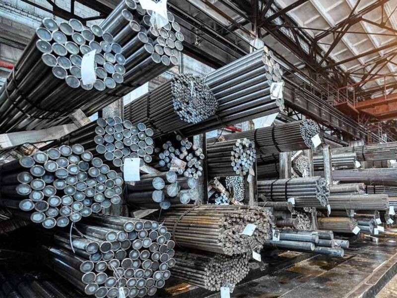 محتکران با اعلام عرضه محصولات فولادی، مجبور به خروج کالاها از انبارها شدند