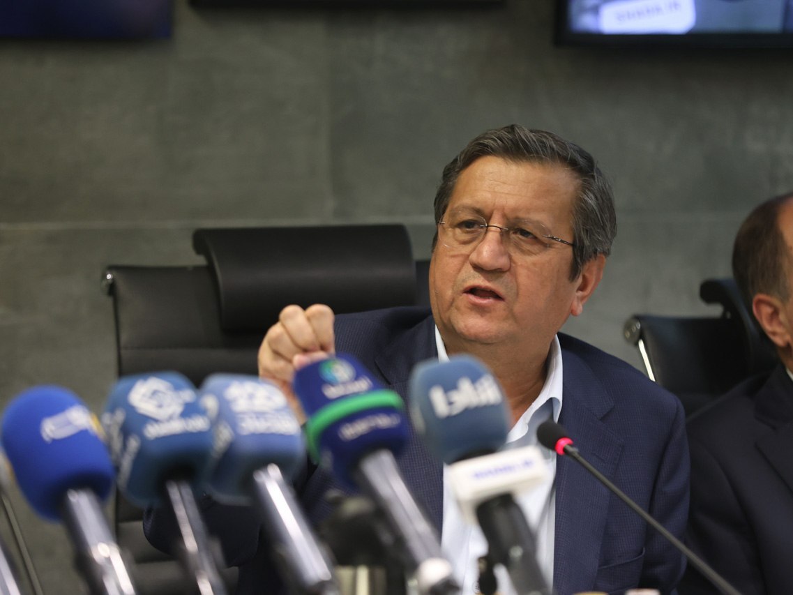 مدنی‌زاده: روش فعلی قیمت‌گذاری دارو پاسخگو نیست | همتی: محدودیت بانکی صادرکنندگان عراق رفع می‌شود